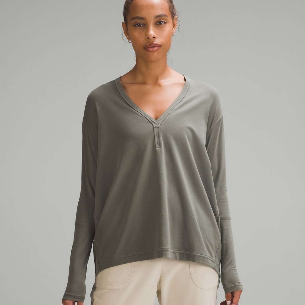 Lululemon Athletica Backin Action Charcoal Long Sleeve Top